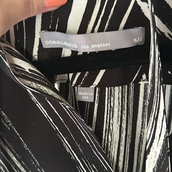 Ocean and Main Los Angeles "Monsoon" Silk Kaftan - M/L - Picture 8 of 10